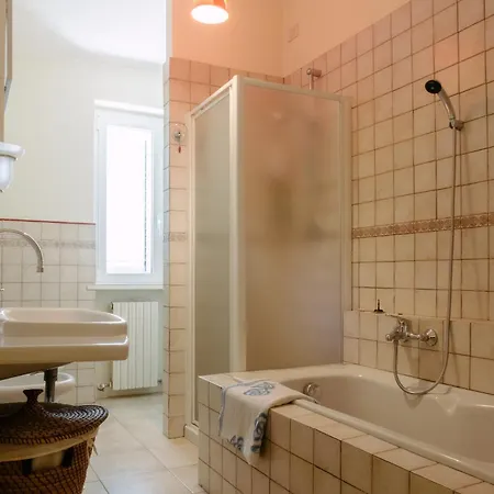 Casa Lunaria Apartment *